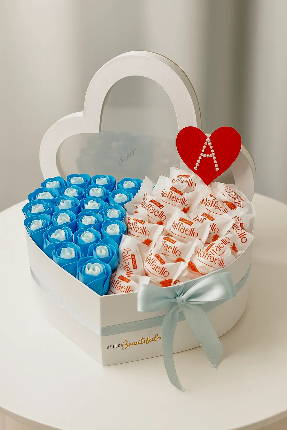 💙 Cutia „Sweet Blue Love” – Surpriza care unește rafinamentul cu savoarea ✨