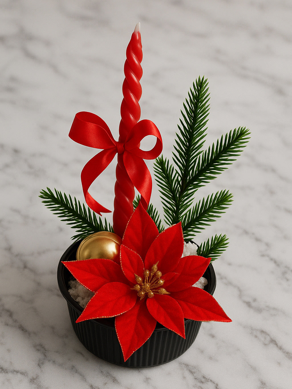 Decor de Crăciun cu lumânare roșie și floare de Poinsettia