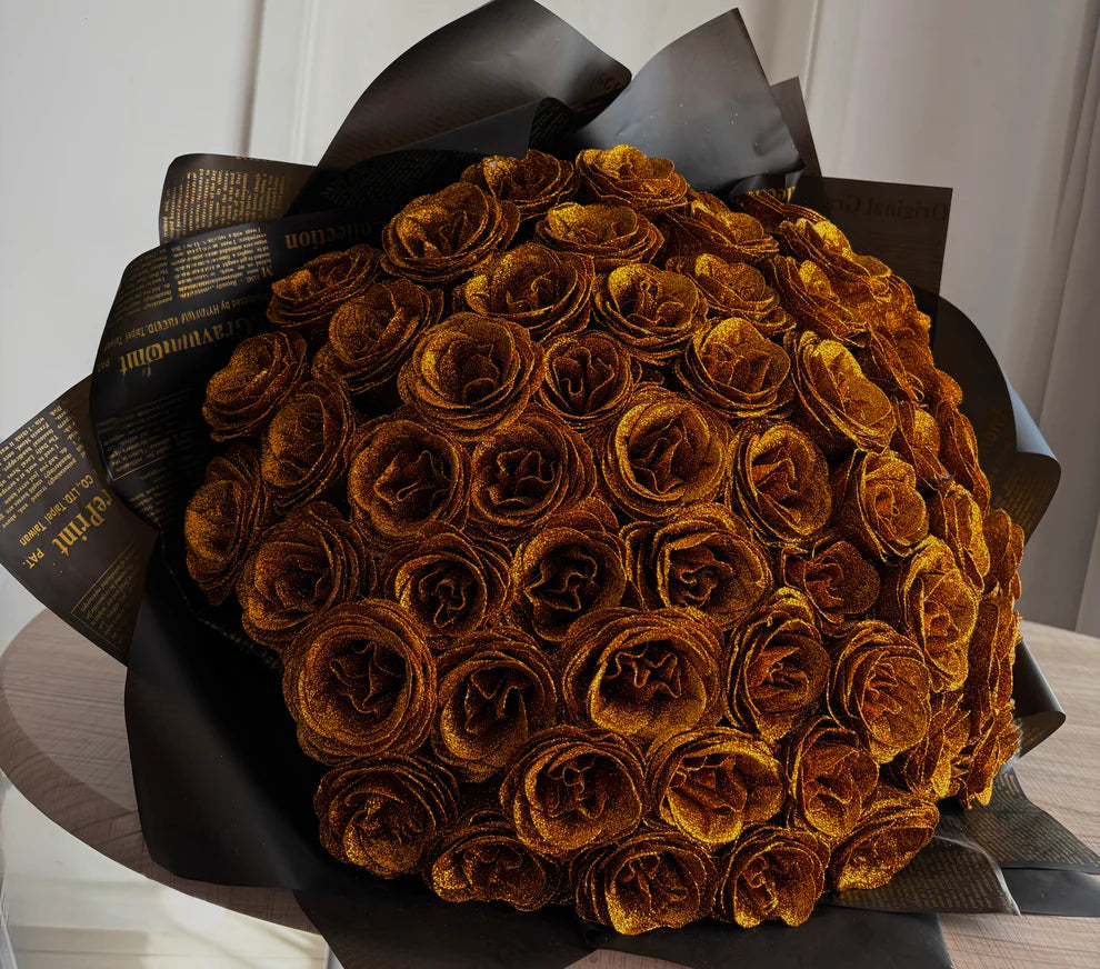 Buchetul „Golden Velvet” – Strălucire și Eleganță fără Egal
