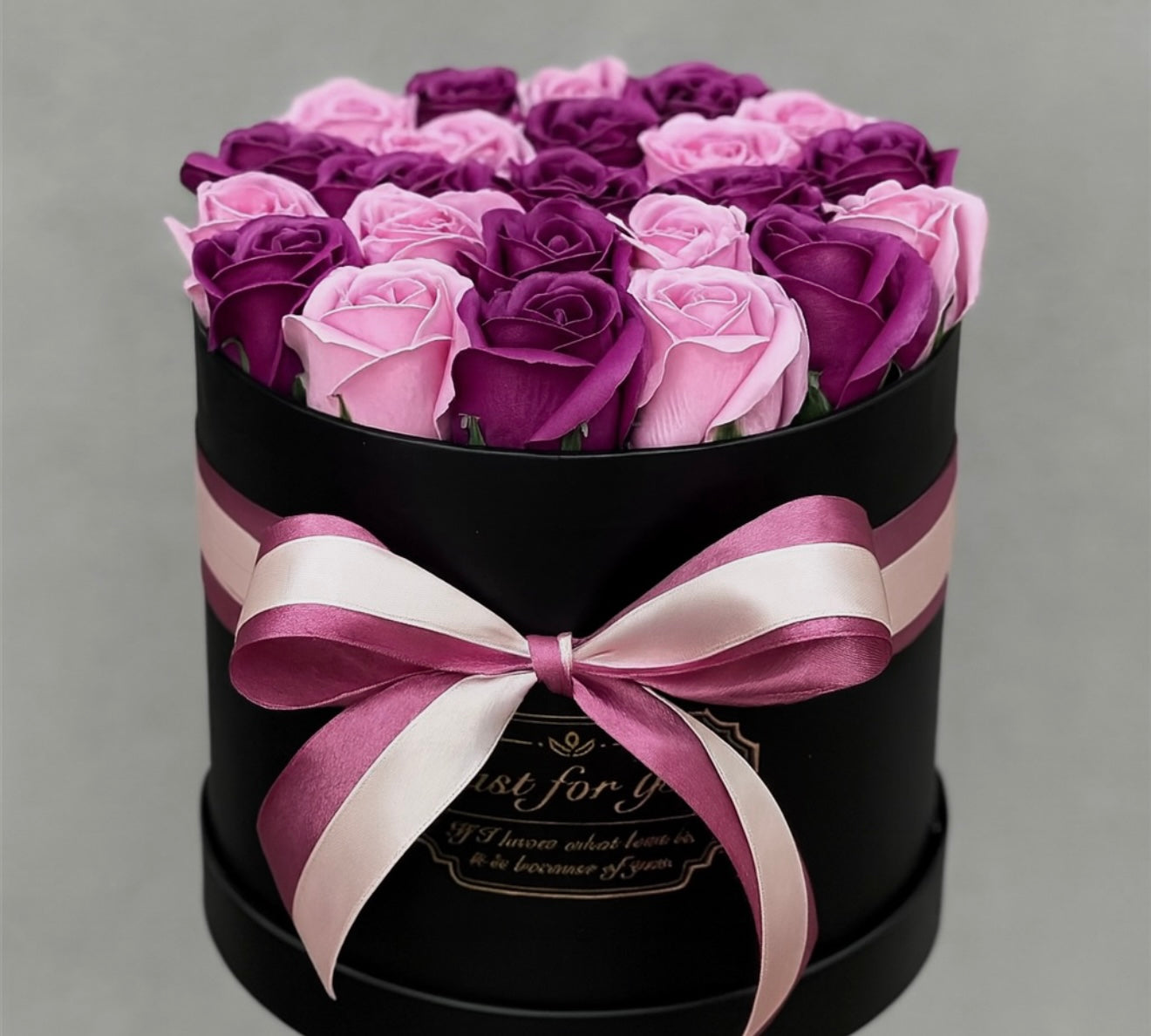 Cutie Elegantă cu Trandafiri roz și mov - Cadou de lux ,,Just for you’’