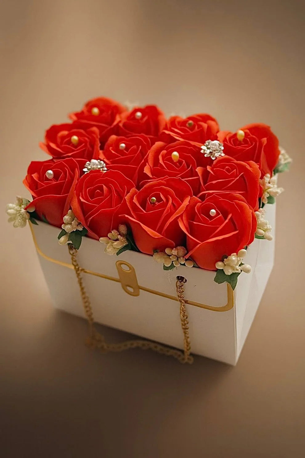 🌹 Cutia „Red Royal Treasure” – Cadoul care transformă iubirea în bijuterie ✨